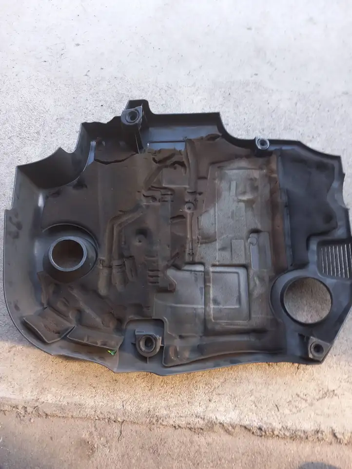 Audi A6 S6 C6 4F (2008 - 2011) 03L103925G Крышка двигателя декоративная — фото 2