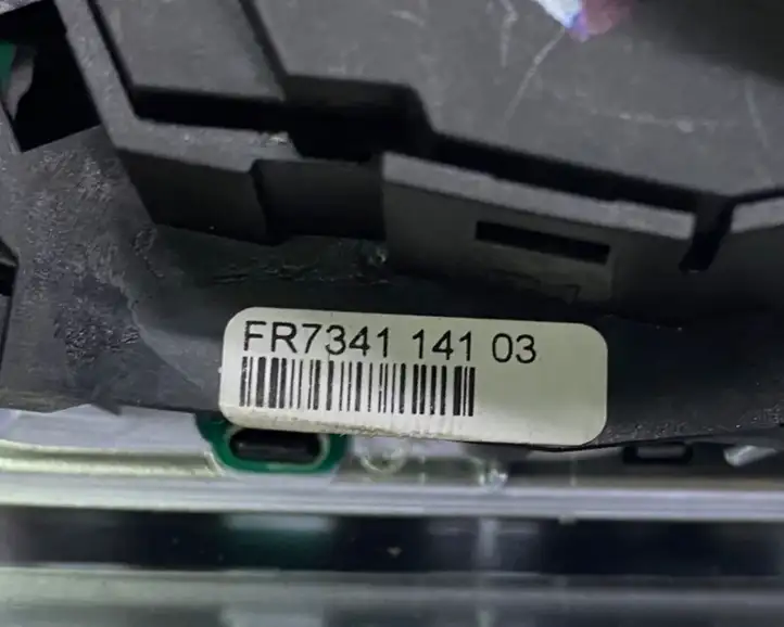 Tesla Model X (2015 - 2021) 101324200H Кнопки на рулевом колесе — фото 6