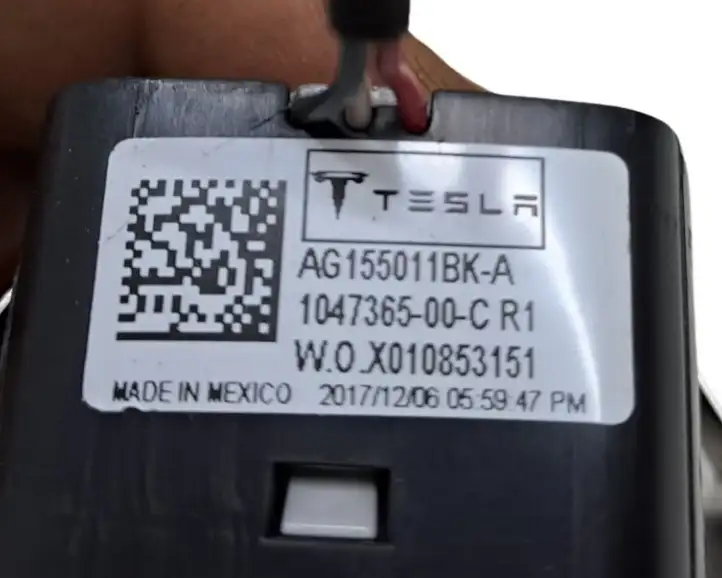 Tesla Model X (2015 - 2021) 104736500C Задняя подсветка — фото 5