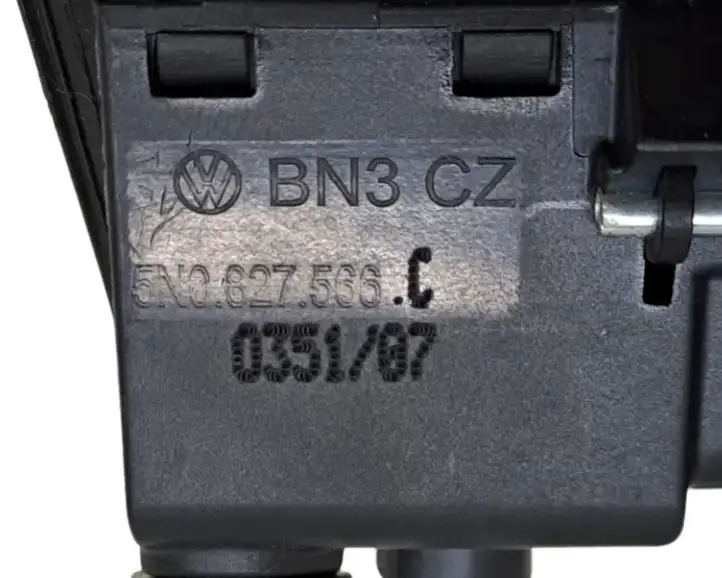 Audi A4 S4 B8 8K (2007 - 2011) 5N0827566C Ручка багажника с камерой — фото 5