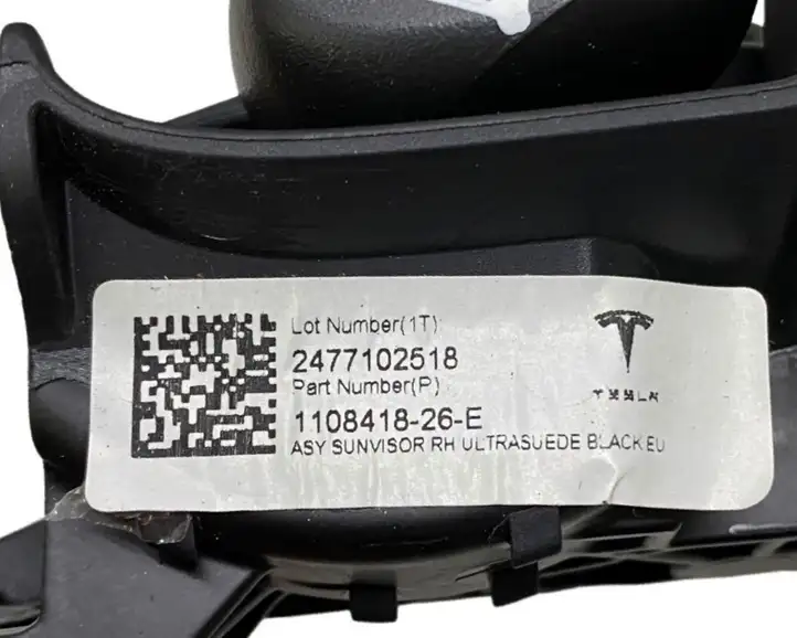 Tesla Model X (2015 - 2021) 110841826E Солнцезащитный козырек — фото 4