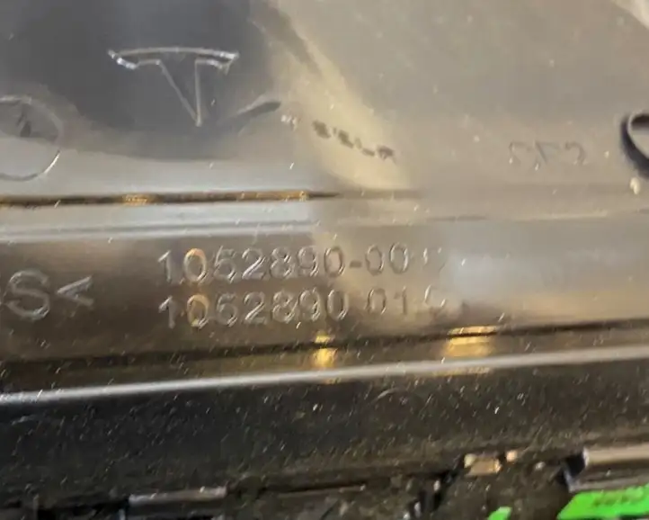Tesla Model X (2015 - 2021) 103596000A Верхняя обшивка стойки B — фото 8