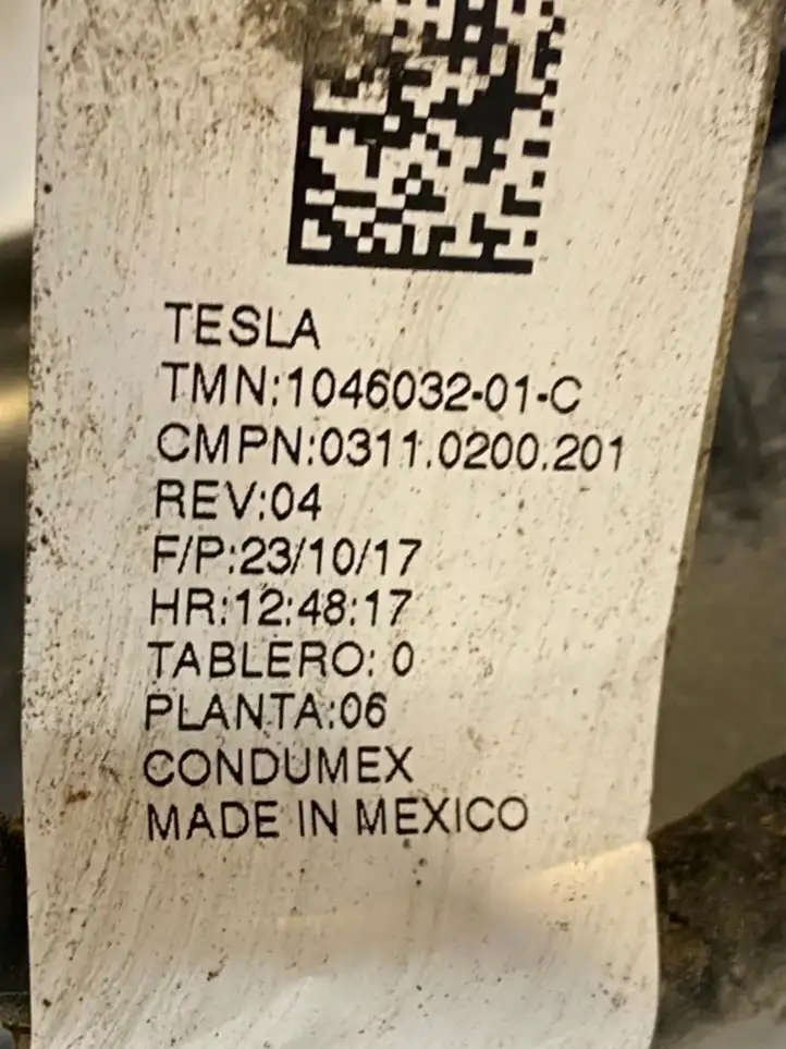 Tesla Model X (2015 - 2021) 104603201C Комплект буксировочного крюка — фото 7