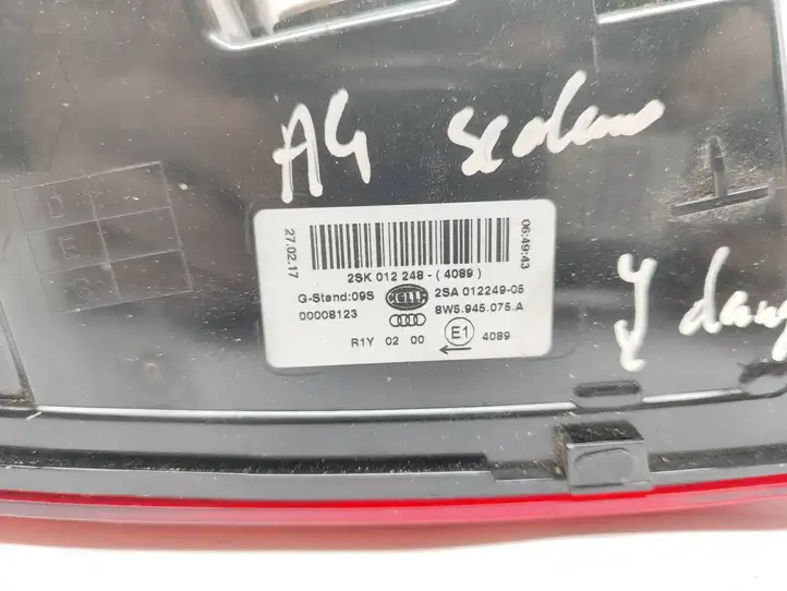 Audi A4 S4 B9 (2015 - 2019) 2SK012248 Задний фонарь в крышке багажника — фото 3