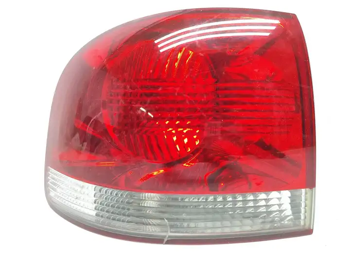 Volkswagen Touareg I (2002 - 2010) 7L6945095K Задний фонарь в кузове — фото 1