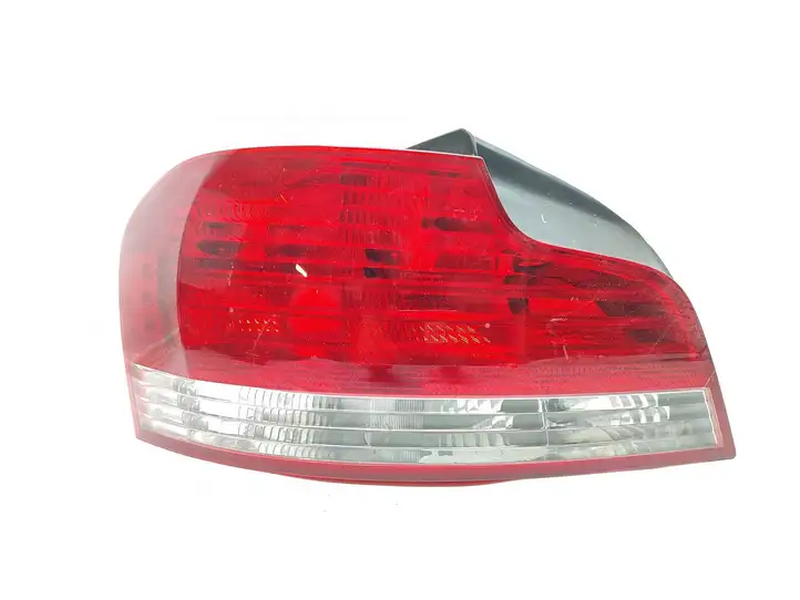 BMW 1 E82 E88 (2007 - 2014) 4869809 Задний фонарь в кузове — фото 1