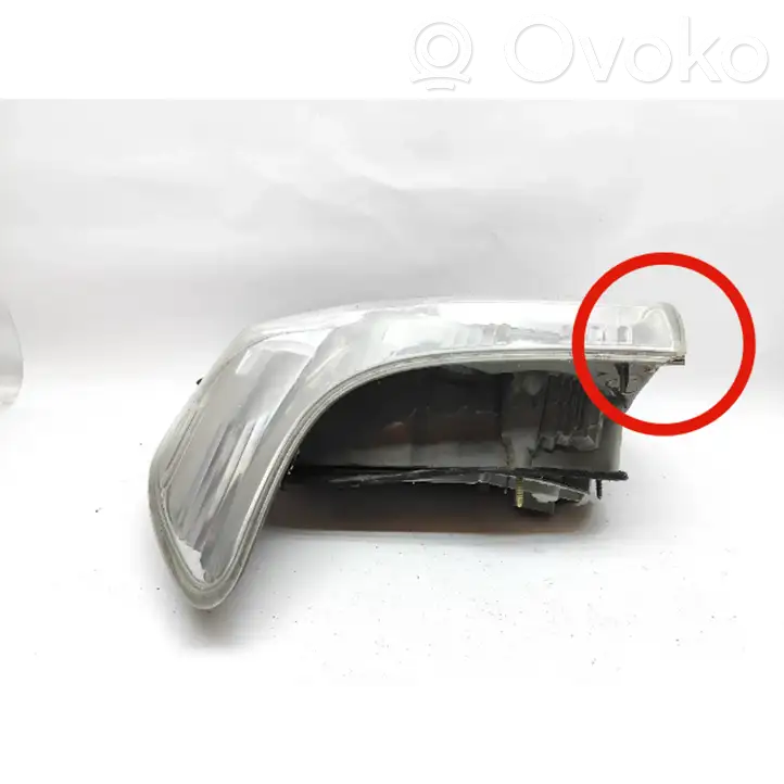 Toyota Corolla Verso AR10 (2004 - 2009) Задний фонарь в кузове — фото 2