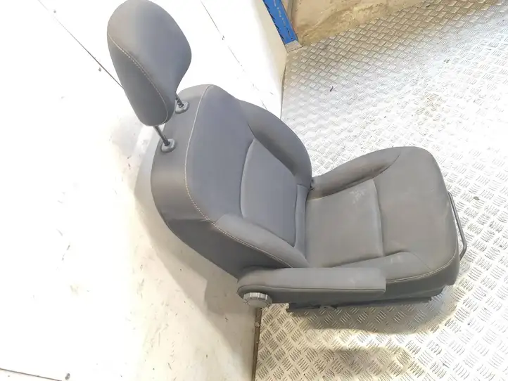 Renault Trafic III (X82) (2014 - ) Переднее сиденье водителя — фото 4