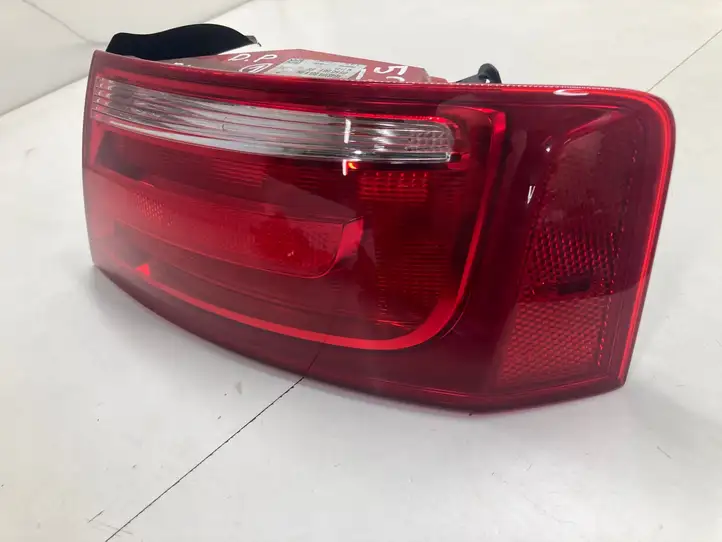 Audi A5 8T 8F (2011 - 2016) 8T8945096E Задний фонарь в кузове — фото 3