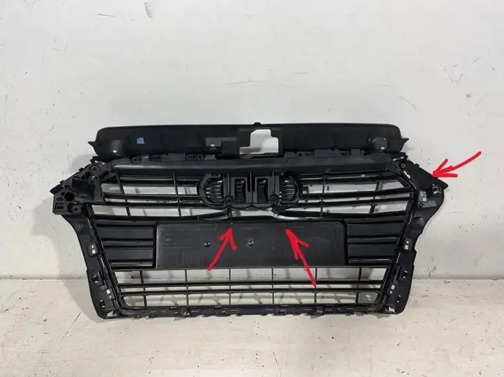 Audi A3/S3 8V (2016 - 2020) 8V3853651AA Верхняя решетка радиатора — фото 3