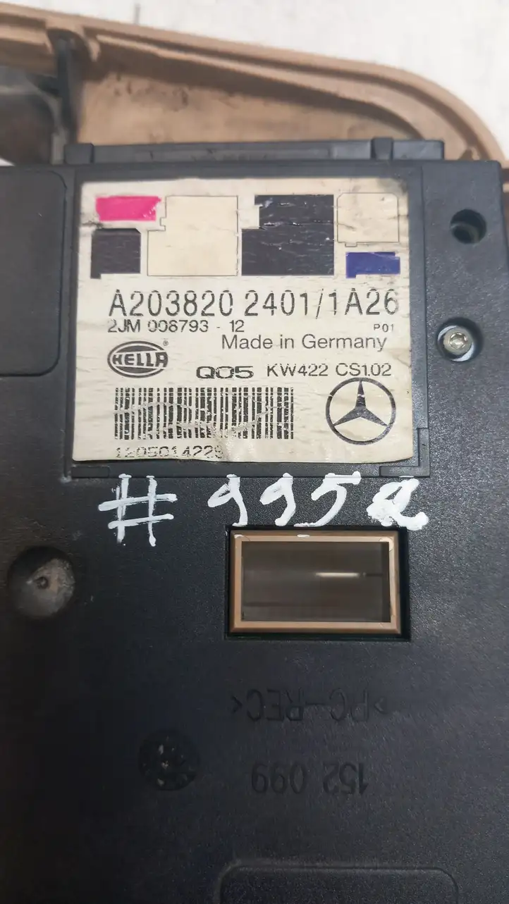 Mercedes-Benz C W203 (2000 - 2007) A2035451601 Передняя подсветка — фото 3