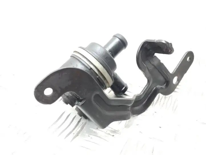 Skoda Rapid (NH) (2012 - 2019) 6R0965561A Электроциркуляционный насос — фото 2