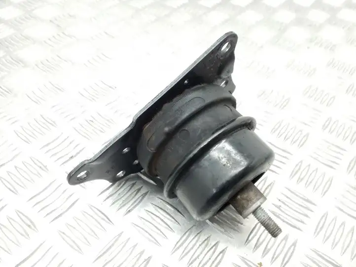 Skoda Rapid (NH) (2012 - 2019) 6R0199167AE Опора двигателя — фото 1