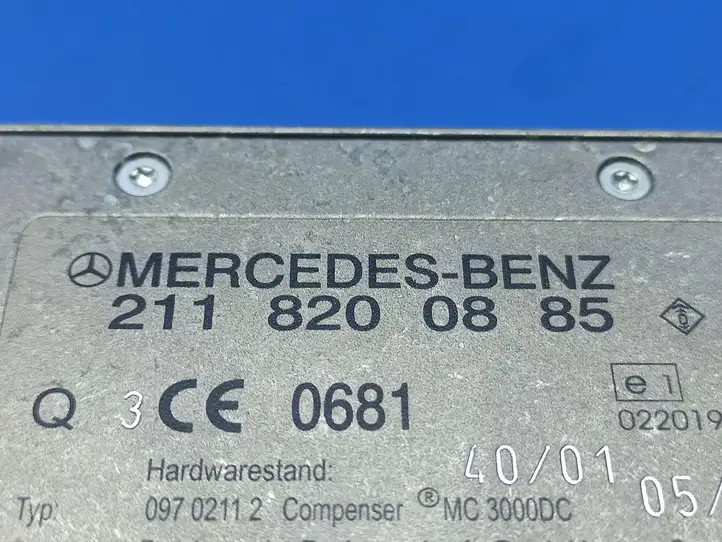 Mercedes-Benz E W211 (2002 - 2009) 2118200885 Усилитель антенны — фото 2