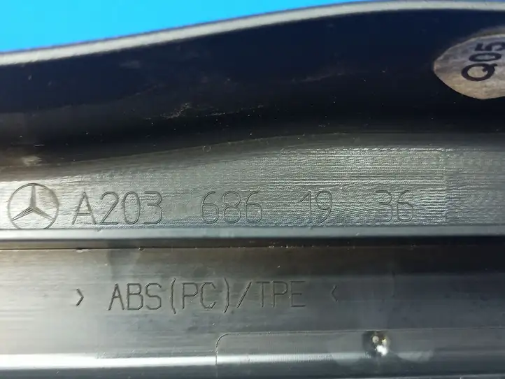 Mercedes-Benz C W203 (2000 - 2007) A2036861936 Внутренняя отделка переднего порога — фото 10