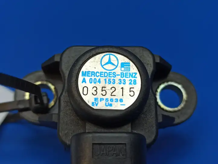 Mercedes-Benz C W203 (2000 - 2007) A0041533328 Датчик давления воздуха впуска — фото 4