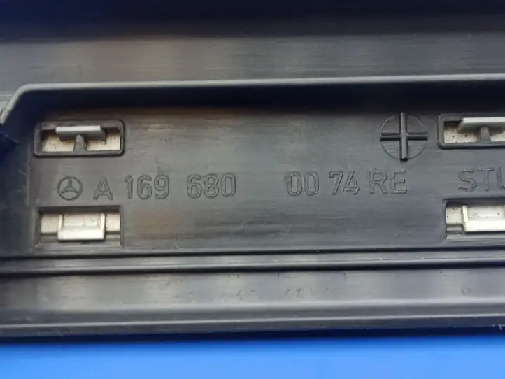 Mercedes-Benz A W169 (2004 - 2012) A1696800074 Внутренняя отделка переднего порога — фото 11