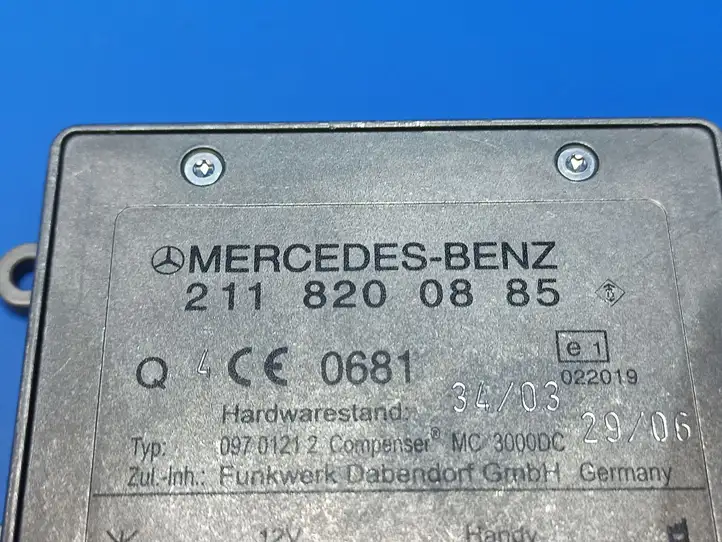 Mercedes-Benz CLS C219 (2003 - 2011) 2118200885 Усилитель антенны — фото 9
