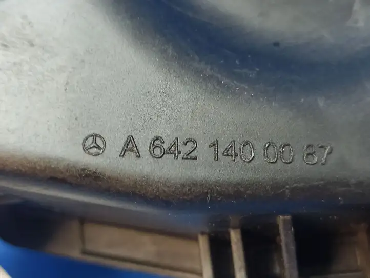 Mercedes-Benz E W211 (2002 - 2009) A6421400087 Резонатор впуска — фото 3
