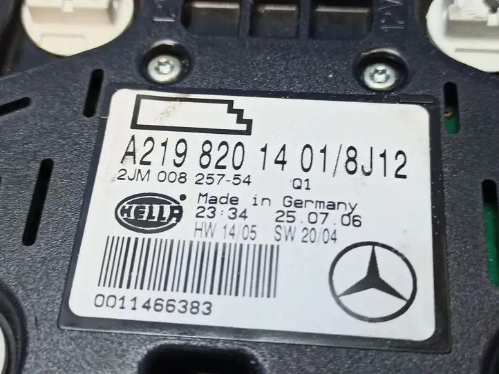 Mercedes-Benz CLS C219 (2003 - 2011) A2198201401 Задняя подсветка — фото 7