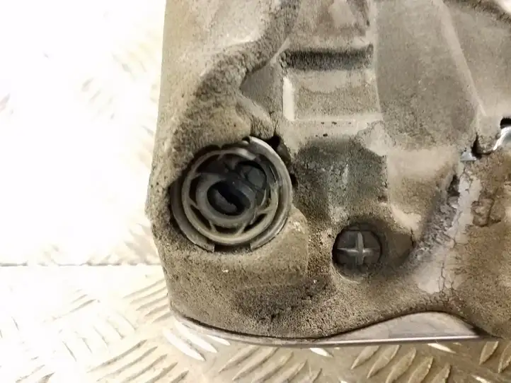 Volkswagen Jetta VI (2011 - 2018) 03L103925AP Крышка двигателя декоративная — фото 4