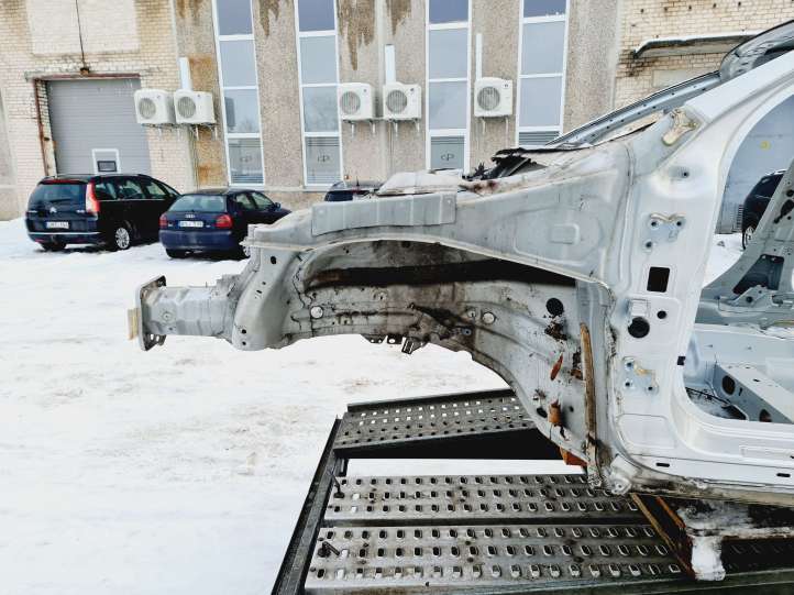 Volvo S60 (2010 - 2013)   Передняя четверть