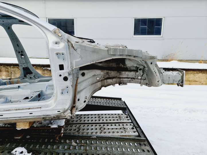 Volvo S60 (2010 - 2013)   Передняя четверть