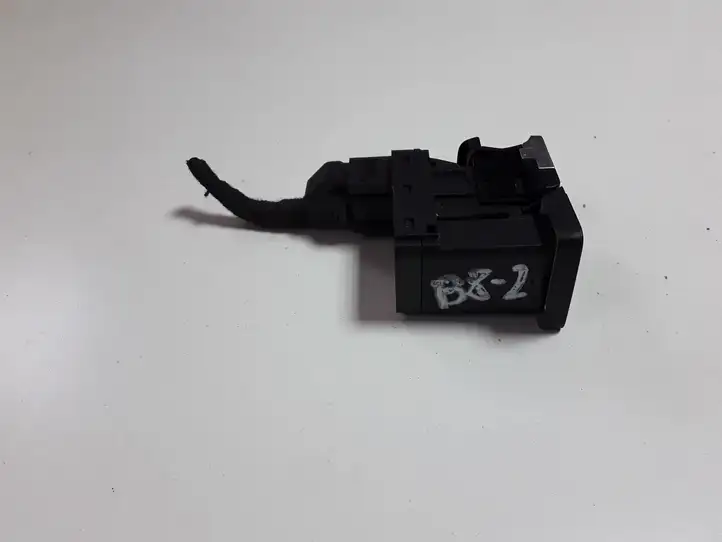 Volkswagen PASSAT B8 (2015 - ) 3G0927225 Кнопка ручного тормоза — фото 2