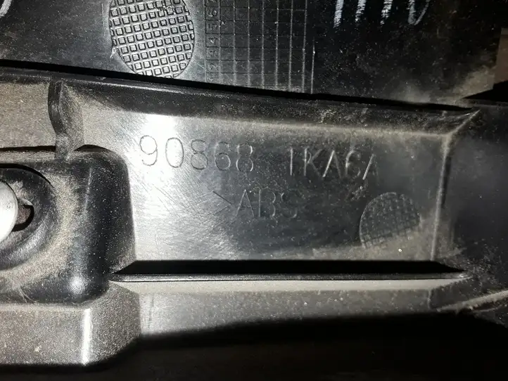 Nissan Juke I F15 (2010 - 2018) 908681KA6A Подсветка номера — фото 2