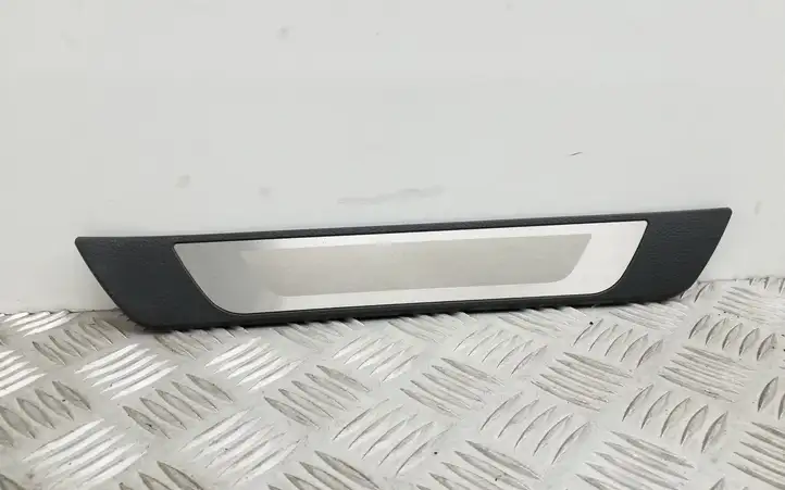 Volkswagen Jetta VI (2011 - 2018) Наружная отделка заднего порога — фото 1