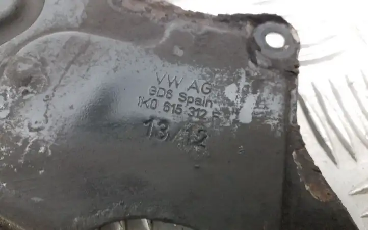 Volkswagen Sharan (2010 - 2015) 1K0615312F Пыльник тормозного диска передний — фото 3