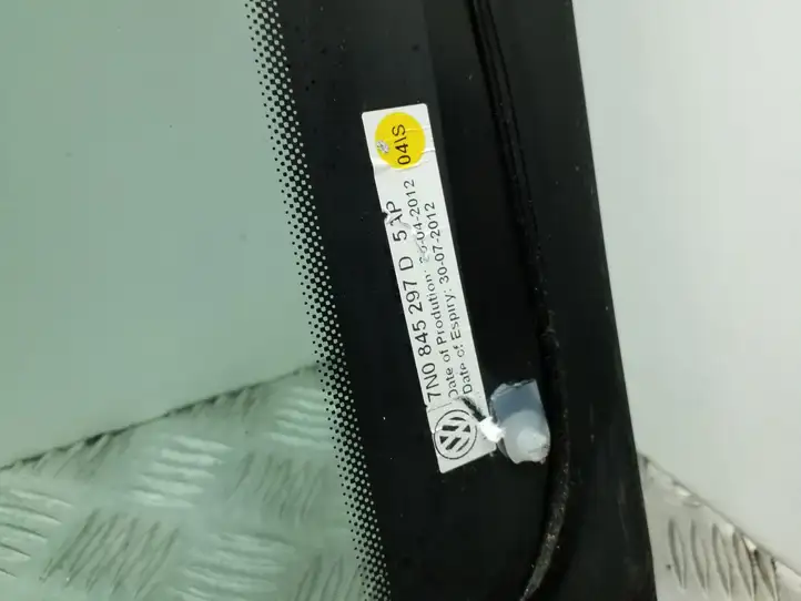 Volkswagen Sharan (2010 - 2015) 7N0845297D Заднее боковое стекло — фото 4