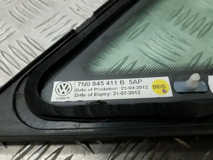 Volkswagen Sharan (2010 - 2015) 7N0845411B Треугольное стекло кузова — фото 4