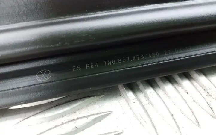 Volkswagen Sharan (2010 - 2015) 7N0837479 Уплотнитель стекла передней двери — фото 3