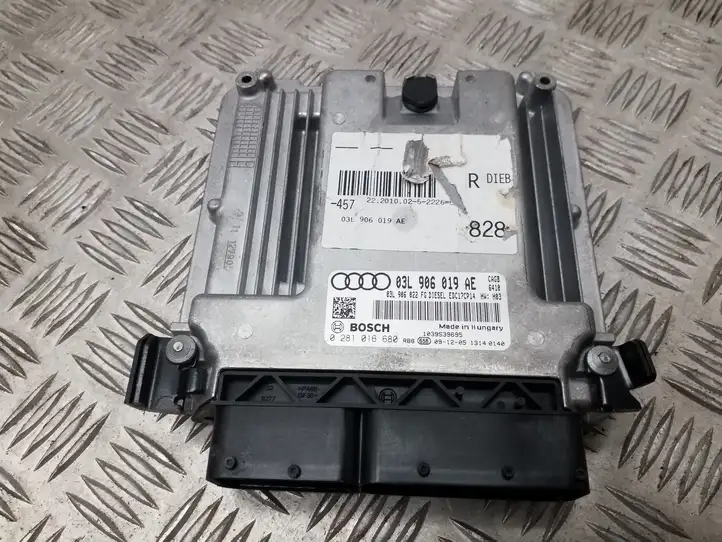 Audi A6 S6 C6 4F (2008 - 2011) 03L906019AE Блок управления двигателем (ECU) — фото 1