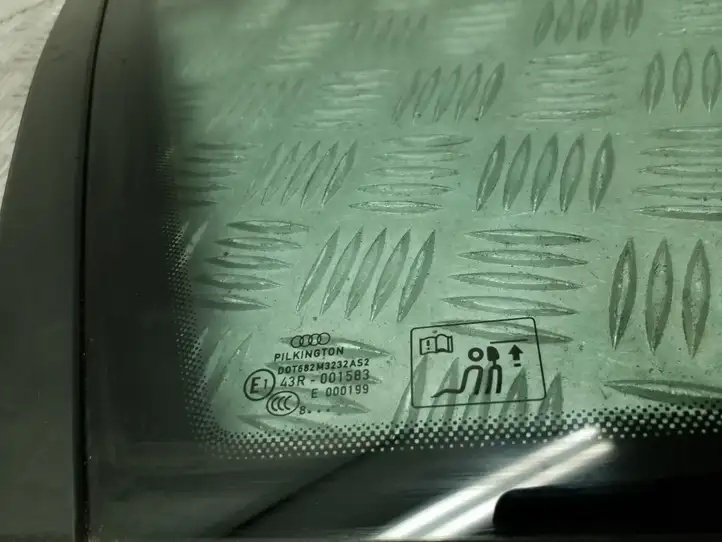 Audi A3/S3 8P (2004 - 2008) 8P4845299B Заднее боковое стекло — фото 7