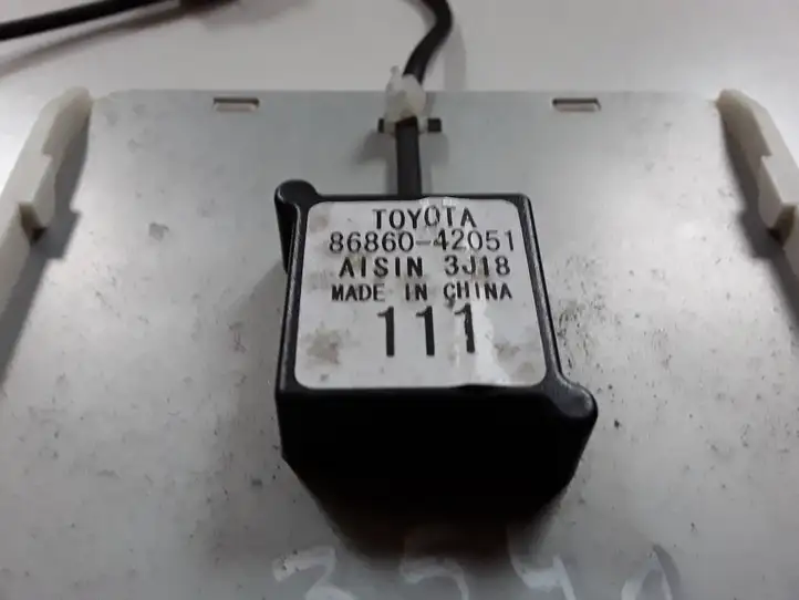Toyota RAV 4 (XA40) (2012 - 2018) 8686042051 GPS антенна — фото 2