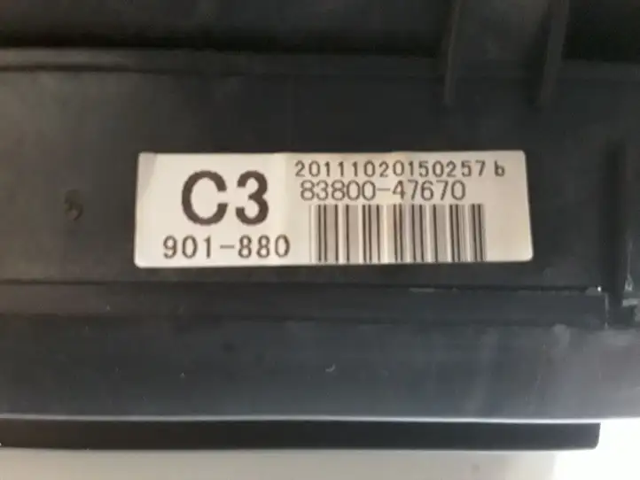 Toyota Prius (XW30) (2009 - 2015) 8380047670 Спидометр — фото 4