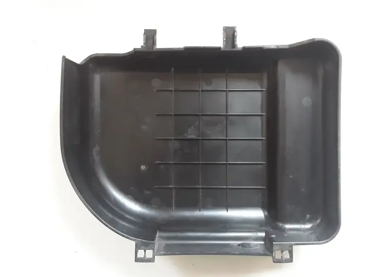 Suzuki Grand Vitara II (2005 - 2008) 3392565J0 Крышка ящика аккумулятора — фото 3