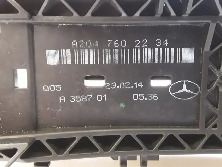 Mercedes-Benz CLA C117,X117,W117 (2013 - 2019) A2047602234 Крепление наружной ручки передней двери — фото 2