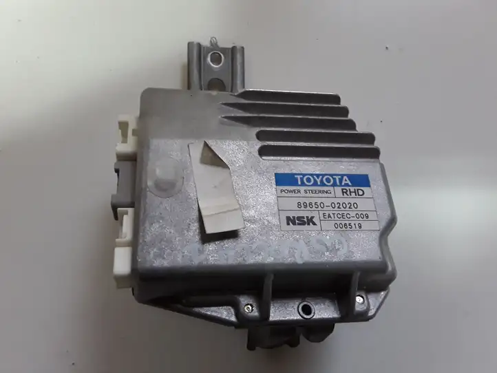Toyota Corolla E120 E130 (2000 - 2004) 8965002020 Блок управления усилителем руля — фото 1