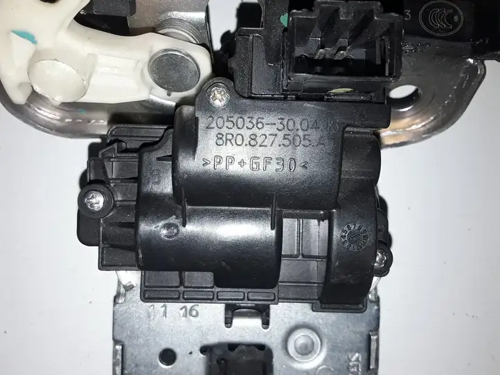 Audi S1 (2014 - 2019) 8R0827505A Замок крышки багажника — фото 3