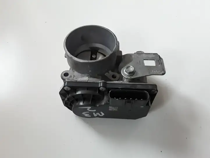 Mazda 3 II (2013 - 2017) PE0113640B Дроссельная заслонка — фото 1