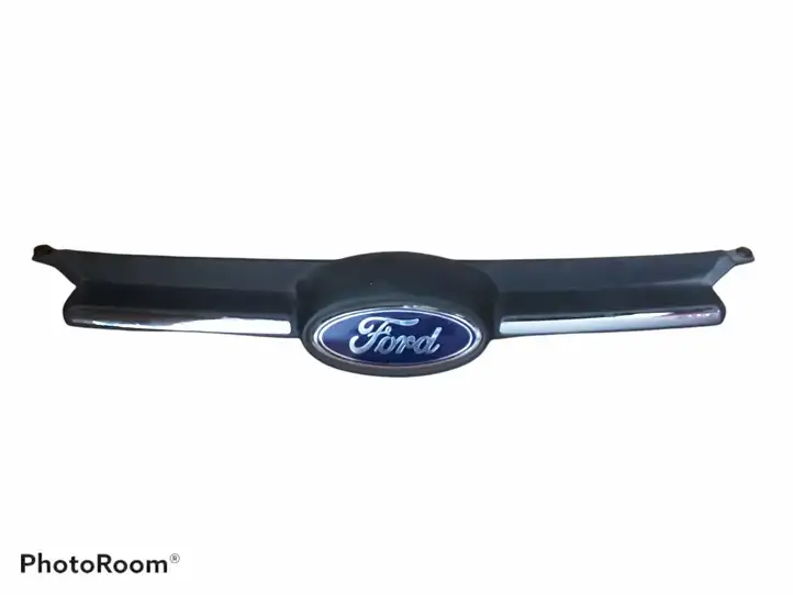 Ford Focus (2015 - 2019) BM51BA133B Верхняя решетка радиатора — фото 1