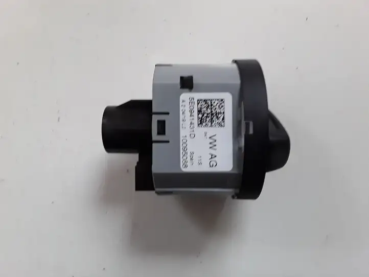 Skoda Octavia Mk3 (5E) (2013 - 2019) 5E0941431D Включатель фонарей — фото 2