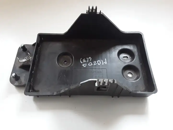 Mazda 6 (2012 - 2015) KE7056041 Площадка аккумулятора — фото 1