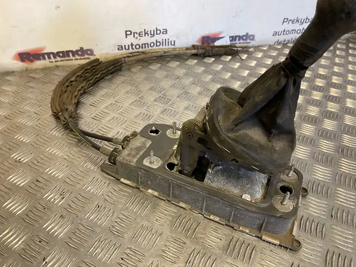 Volkswagen Caddy   1T0711266B Трос переключения передач