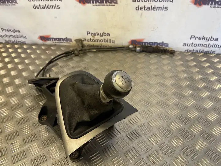 Toyota Auris 150 (2006 - 2012)  112102525 Механизм переключения передач (кулиса) (в салоне)