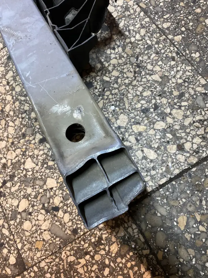 Opel Meriva (2002 - 2006)   Балка переднего бампера