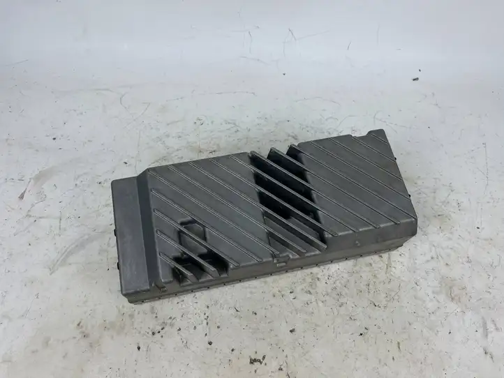 BMW X5 F15   9326468 Звукоусилитель